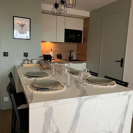 Escale Chaleureuse ! Курсёль-сюр-Мер