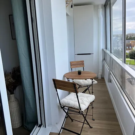 Escale Chaleureuse ! Курсёль-сюр-Мер